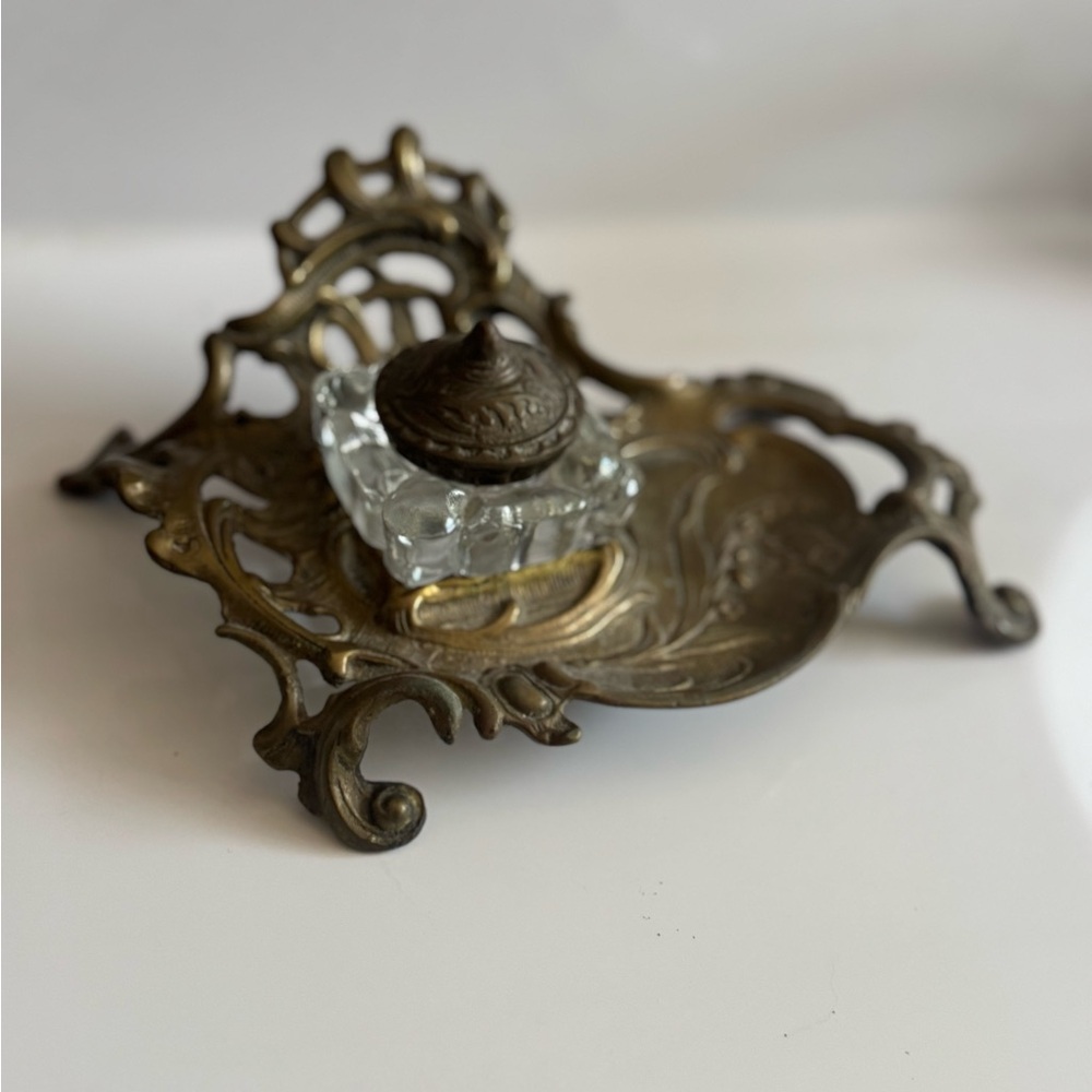 Vintage / Antique Brass Inkwell with Glass Insert - Picture 3 of 9